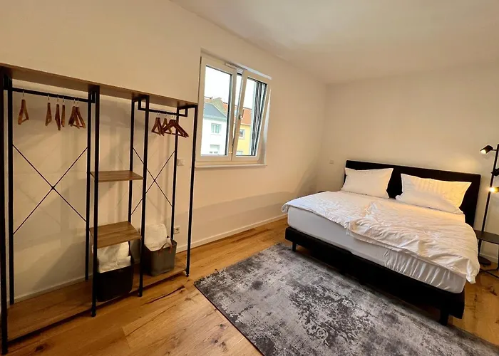 Workplace Apt/27inch Screen For 2 Or 4/kitchen * Offenbach am Main